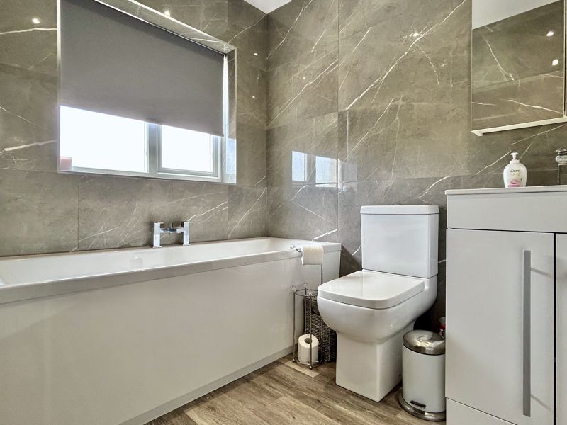 Family Bathroom- click for photo gallery